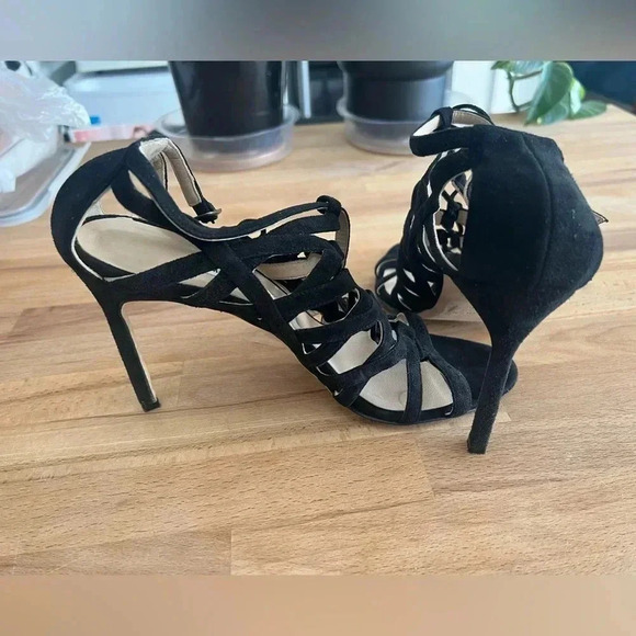 PRICE DROP TODAY Authentic Manolo Blahnik Black Strappy Heels - Picture 6 of 8